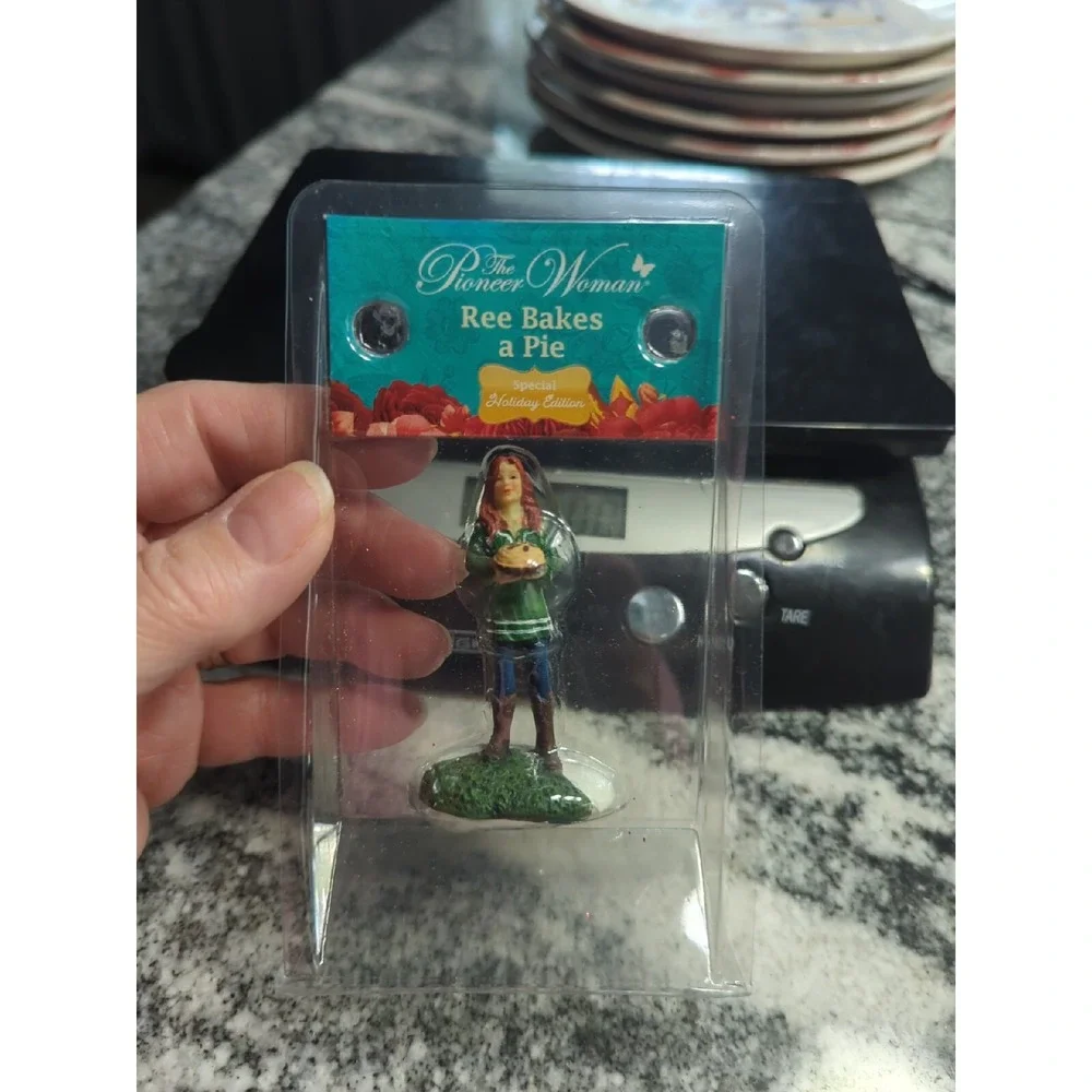 Pioneer Woman Christmas Village Accessory 